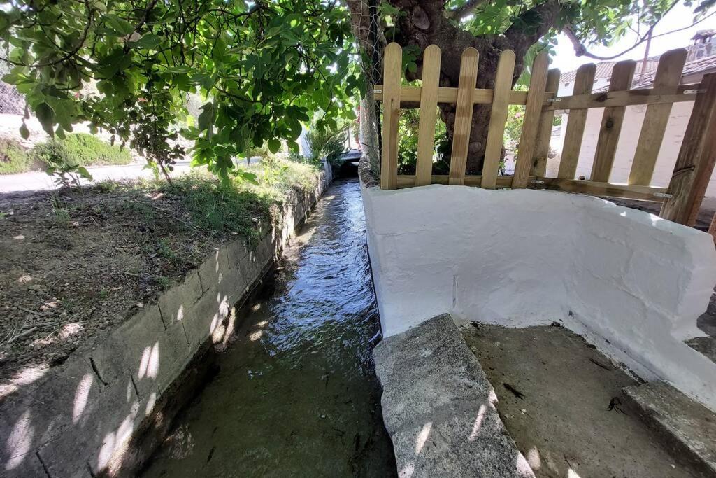 La Huerta Del Castillo Con Su Caz De Agua - Enjoy Life & Relax Castillo de Locubín Buitenkant foto