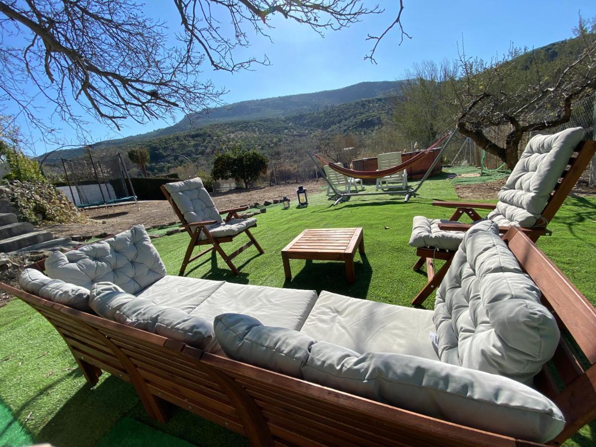 La Huerta Del Castillo Con Su Caz De Agua - Enjoy Life & Relax Castillo de Locubín Buitenkant foto